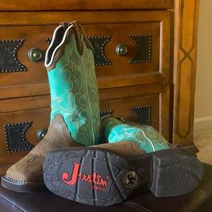 Justin Gypsy Raya Square Toe Boots size 8 1/2